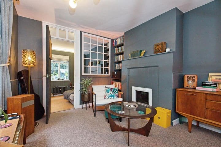 3 bedrooms house for sale in London, United Kingdom - Image 7