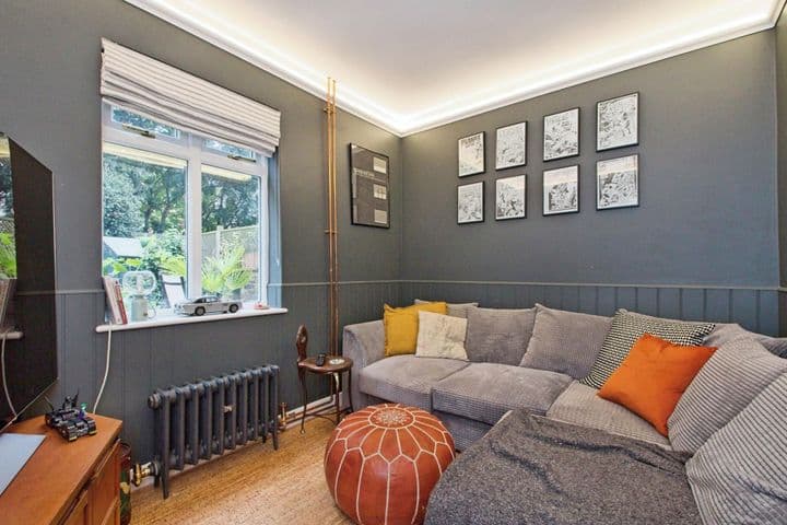 3 bedrooms house for sale in London, United Kingdom - Image 8