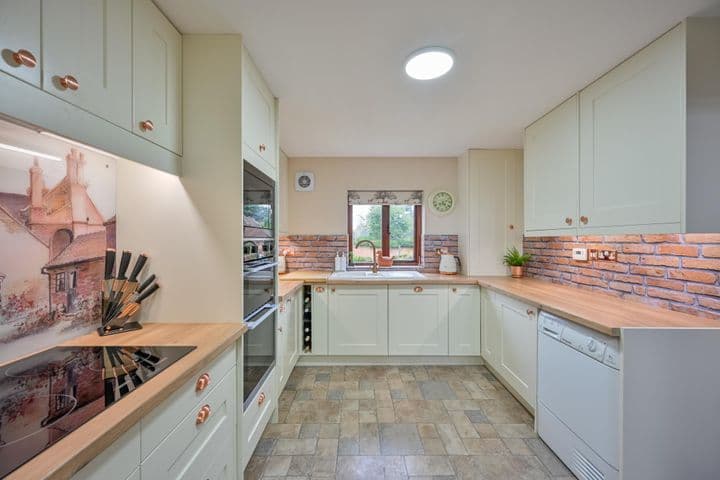 3 bedrooms house for sale in Telford, United Kingdom - Image 3