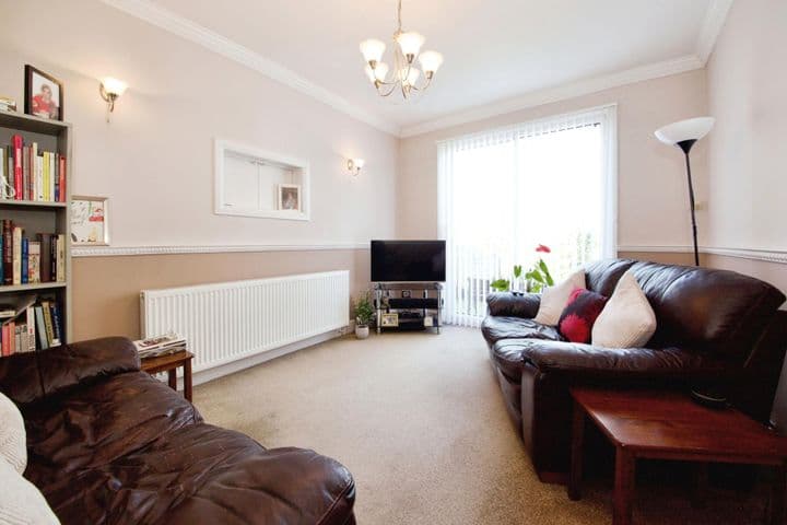 3 bedrooms house for sale in London, United Kingdom - Image 2