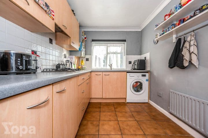 2 bedrooms apartment for sale in Dartford, United Kingdom - Image 8