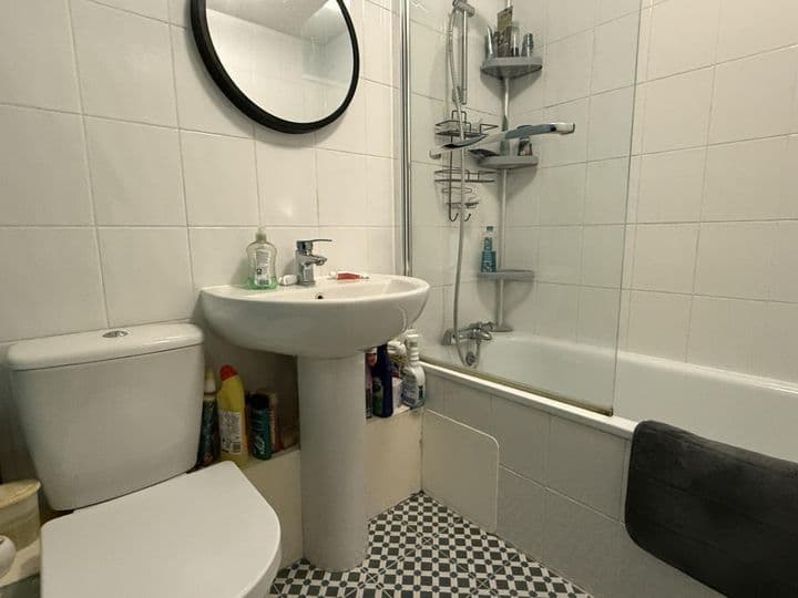 1 bedroom apartment for sale in Leicester, United Kingdom - Image 7