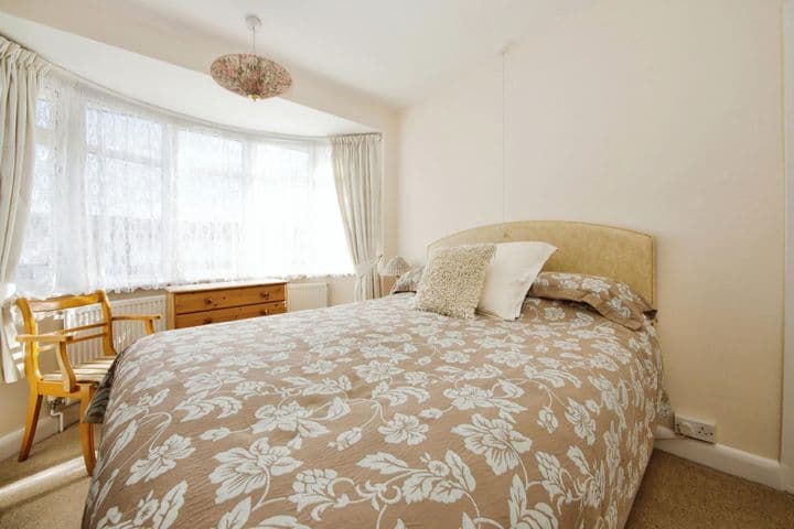 3 bedrooms house for sale in London, United Kingdom - Image 7