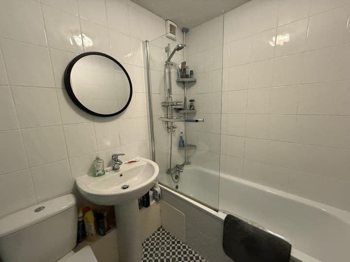 1 bedroom apartment for sale in Leicester, United Kingdom - Image 10