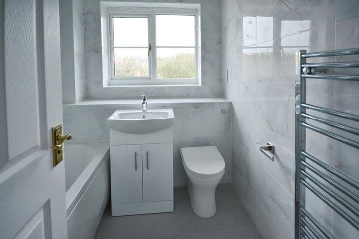 5 bedrooms house for sale in Stevenage, United Kingdom - Image 5