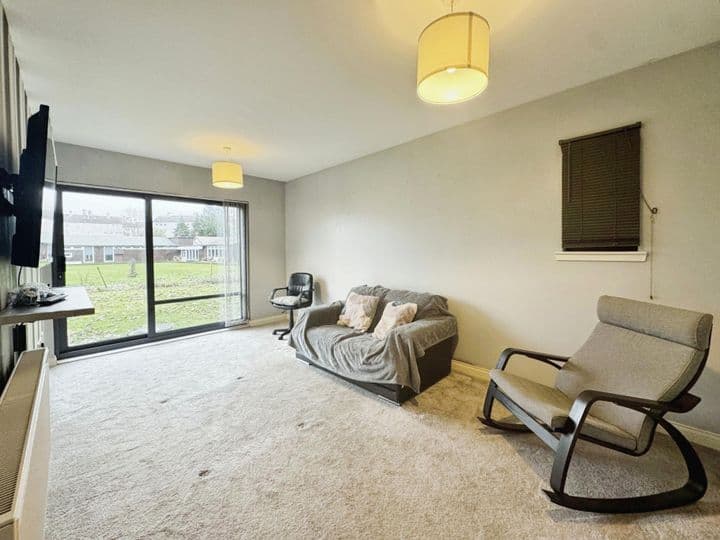 2 bedrooms apartment for sale in Glasgow, United Kingdom - Image 4