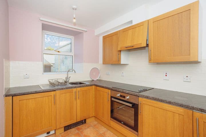 1 bedroom apartment for sale in Thornhill, United Kingdom - Image 3