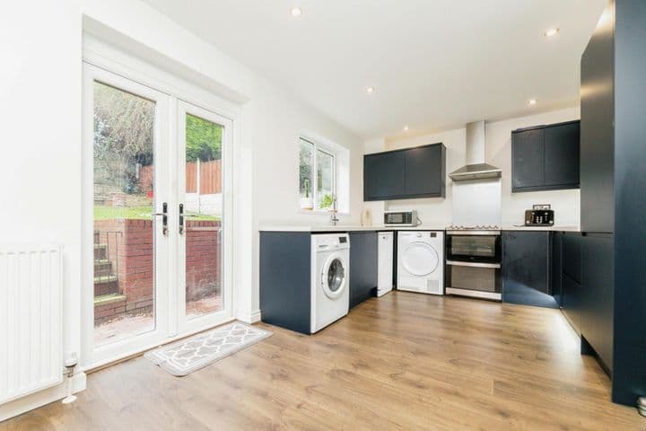 3 bedrooms house for sale in Barnsley, United Kingdom - Image 3