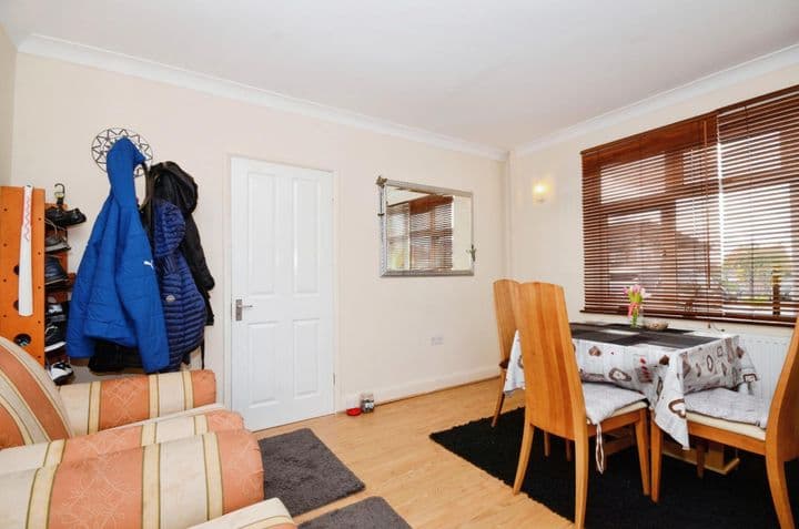 2 bedrooms house for sale in Harrow, United Kingdom - Image 3