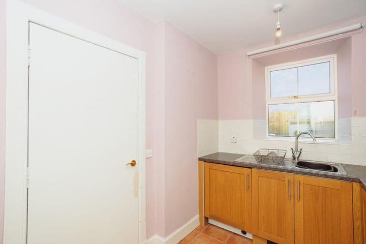 1 bedroom apartment for sale in Thornhill, United Kingdom - Image 7