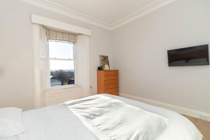 2 bedrooms apartment for sale in Dundee, United Kingdom - Image 10