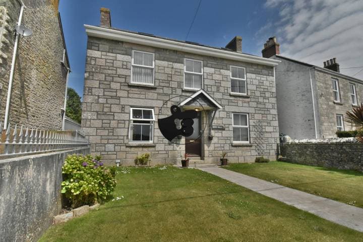 6 bedrooms house for sale in Helston, United Kingdom - Image 2