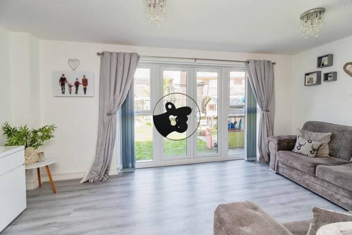 3 bedrooms house for sale in Bedford, United Kingdom - Image 2