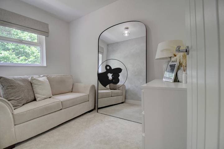 3 bedrooms house for sale in Crawley, United Kingdom - Image 8