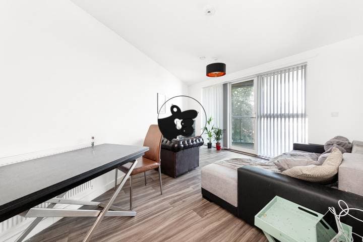 1 bedroom apartment for sale in London, United Kingdom - Image 4