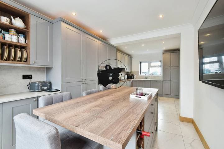 4 bedrooms house for sale in Llanelli, United Kingdom - Image 7