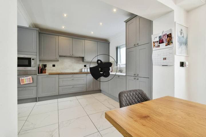 4 bedrooms house for sale in Llanelli, United Kingdom - Image 5