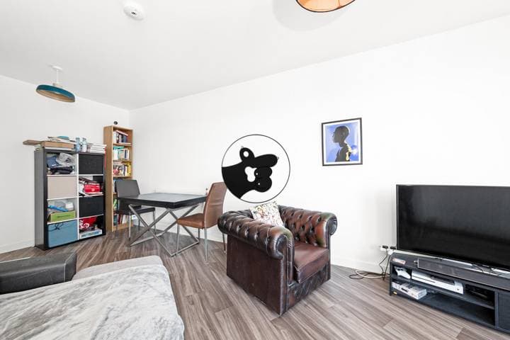 1 bedroom apartment for sale in London, United Kingdom - Image 6