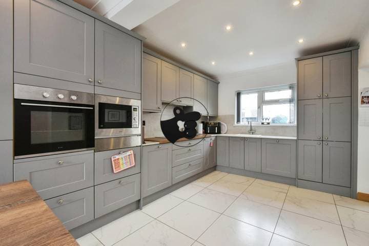 4 bedrooms house for sale in Llanelli, United Kingdom - Image 6