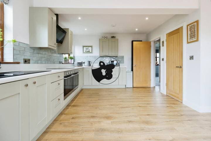 3 bedrooms house for sale in Shrewsbury, United Kingdom - Image 2