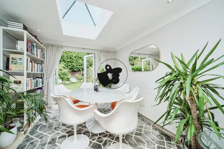 3 bedrooms house for sale in Walton-On-Thames, United Kingdom - Image 5