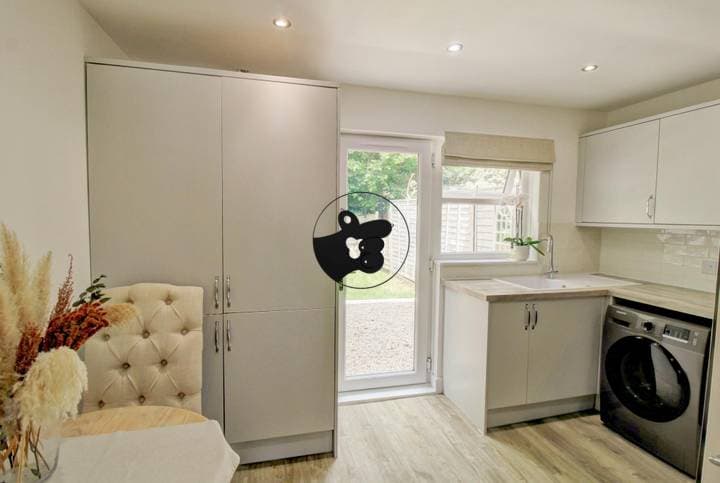 3 bedrooms house for sale in Crawley, United Kingdom - Image 9