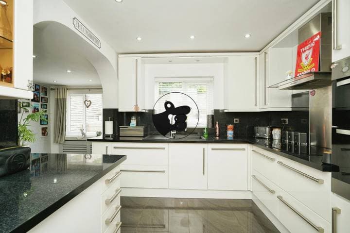 4 bedrooms house for sale in Manchester, United Kingdom - Image 9