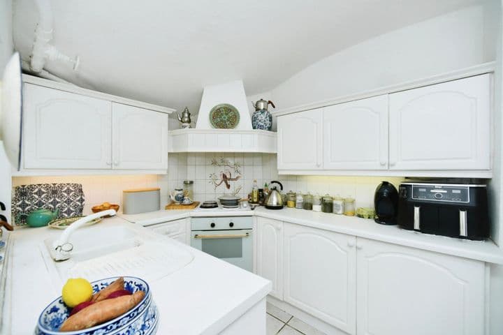 2 bedrooms apartment for sale in Brighton, United Kingdom - Image 5