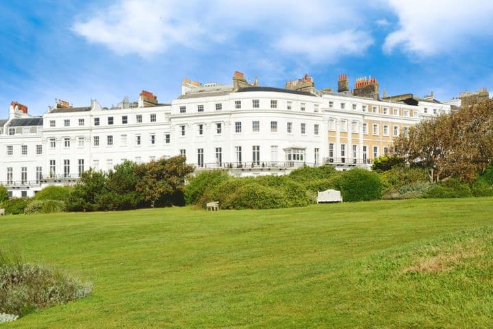 2 bedrooms apartment for sale in Brighton, United Kingdom - Image 4