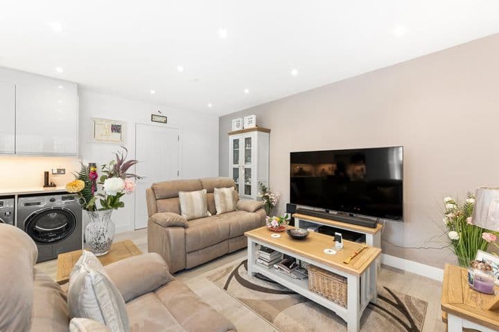 3 bedrooms apartment for sale in Purley, United Kingdom - Image 11