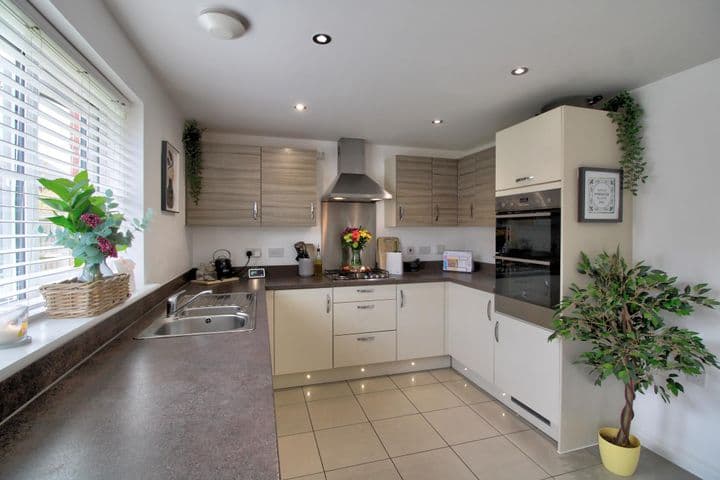 4 bedrooms house for sale in Newport, United Kingdom - Image 5