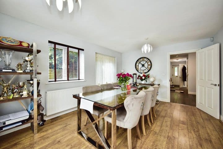 5 bedrooms house for sale in Chatham, United Kingdom - Image 5