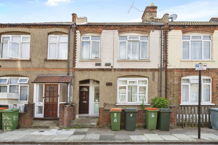 2 bedrooms house for sale in London, United Kingdom - Image 3