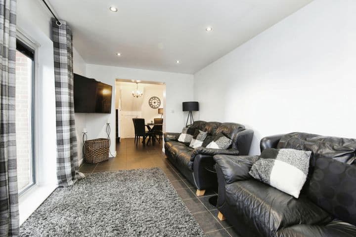 3 bedrooms house for sale in Newcastle Upon Tyne, United Kingdom - Image 7