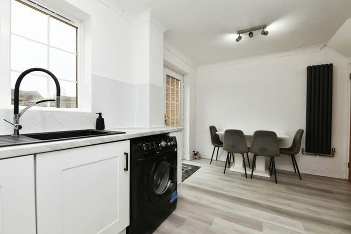 3 bedrooms house for sale in Chelmsford, United Kingdom - Image 8