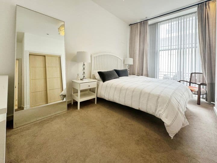 2 bedrooms apartment for sale in Glasgow, United Kingdom - Image 8