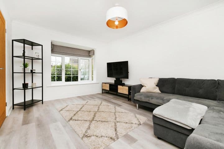 3 bedrooms house for sale in Chelmsford, United Kingdom - Image 2