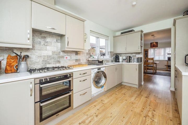 3 bedrooms house for sale in Carluke, United Kingdom - Image 8