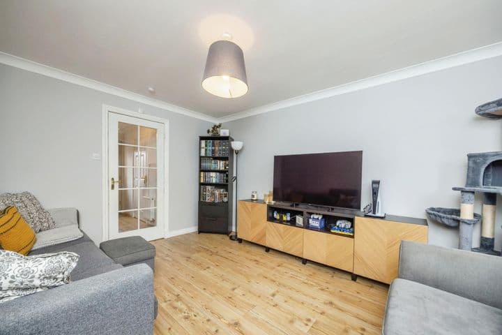 3 bedrooms house for sale in Carluke, United Kingdom - Image 2