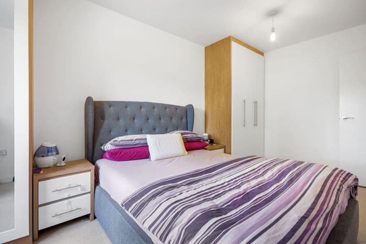 3 bedrooms house for sale in London, United Kingdom - Image 11