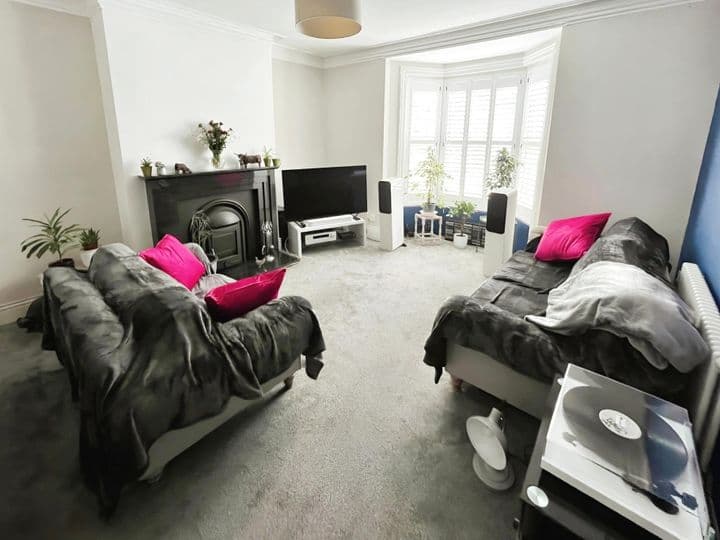 3 bedrooms house for sale in Newcastle Upon Tyne, United Kingdom - Image 3