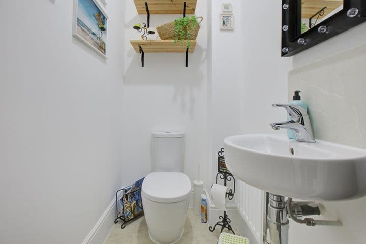 2 bedrooms house for sale in Manchester, United Kingdom - Image 6