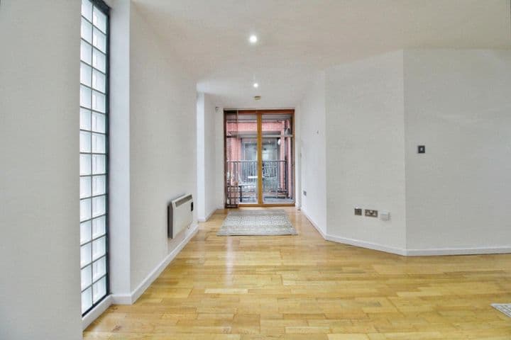 1 bedroom apartment for sale in Manchester, United Kingdom - Image 6