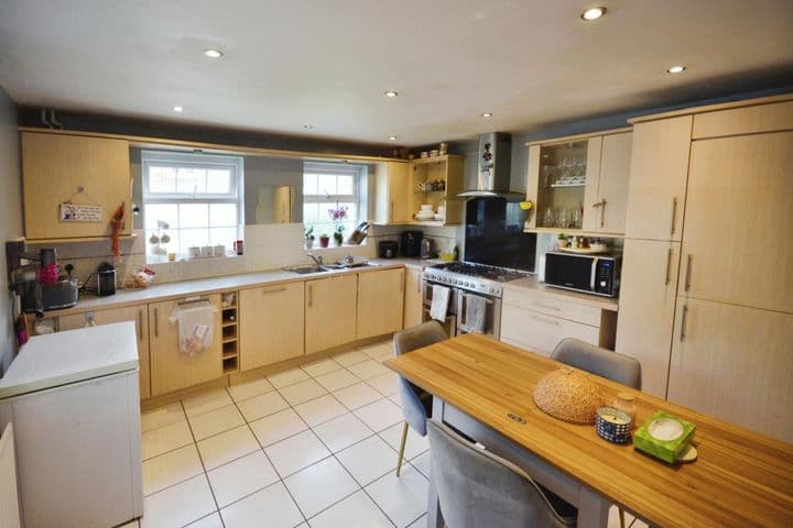 4 bedrooms house for sale in Stevenage, United Kingdom - Image 4