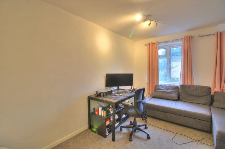 1 bedroom apartment for sale in Reading, United Kingdom - Image 4