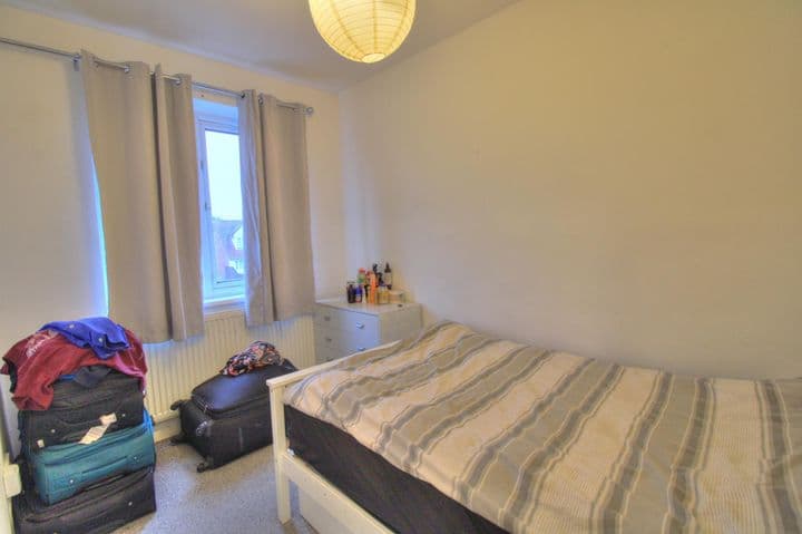 1 bedroom apartment for sale in Reading, United Kingdom - Image 5