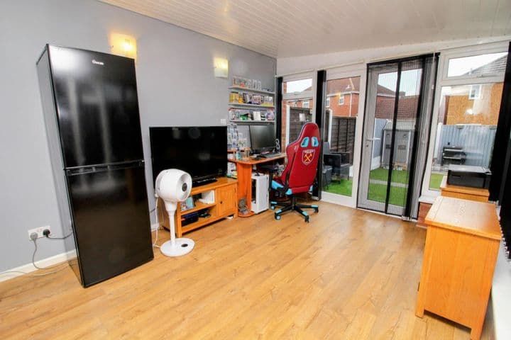 2 bedrooms house for sale in Dagenham, United Kingdom - Image 12