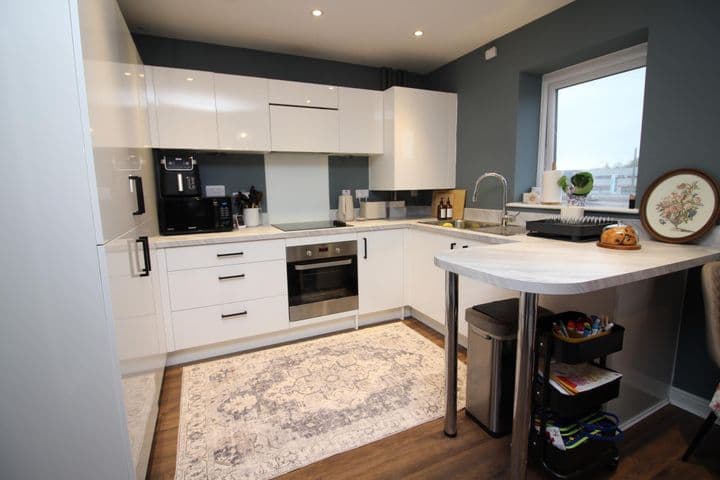 2 bedrooms apartment for sale in Grays, United Kingdom - Image 4