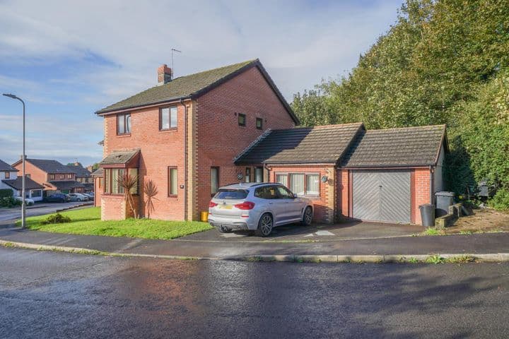 4 bedrooms house for sale in Llanelli, United Kingdom - Image 2