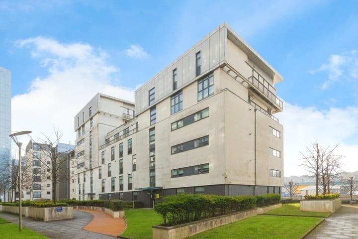 2 bedrooms apartment for sale in Glasgow, United Kingdom - Image 5